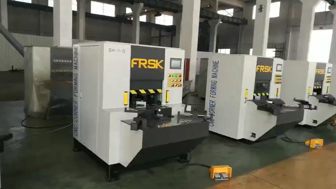 印度客户订购数控角成型机，2.1度和3度折弯件角部加工